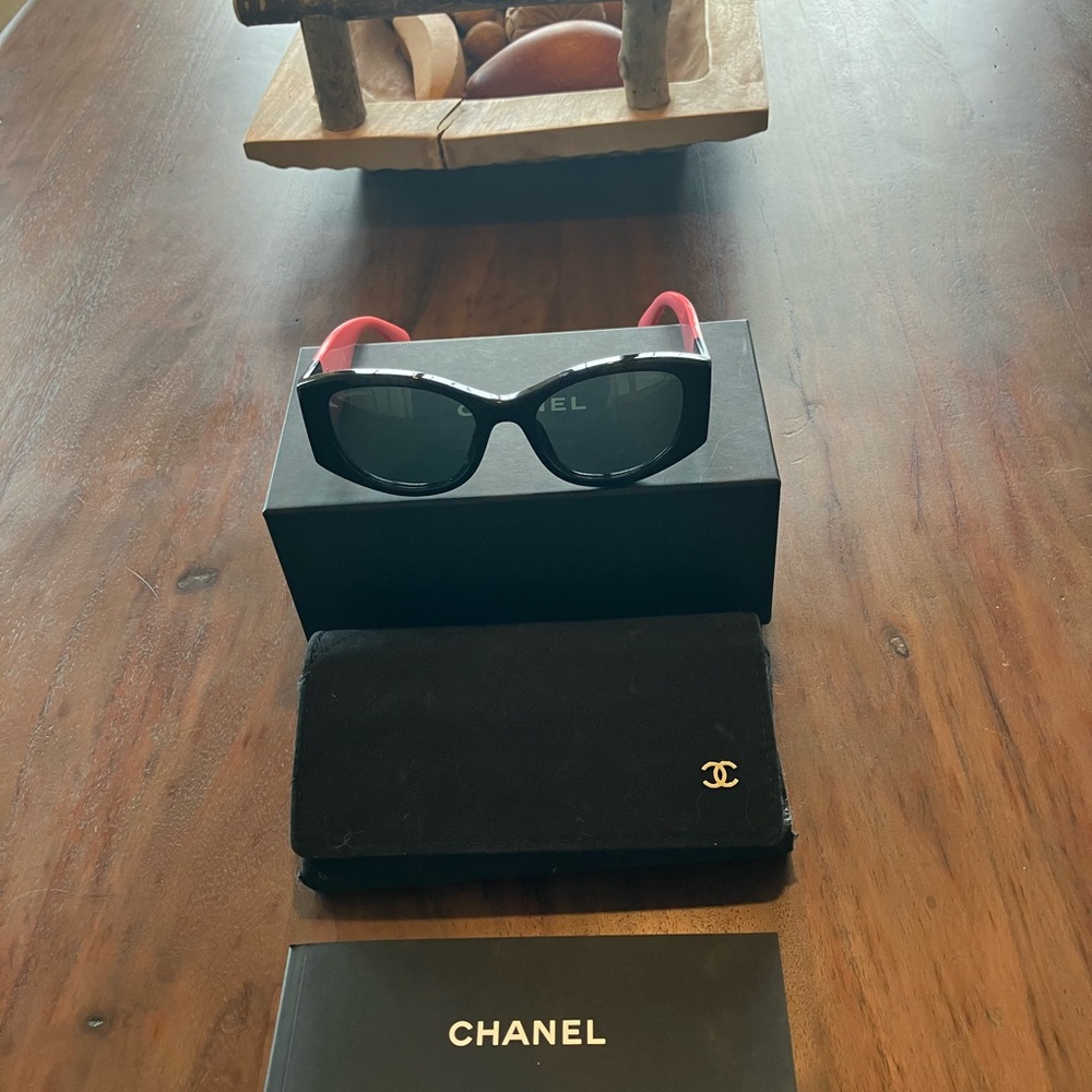 CHANEL Black Sunglasses with Pink comes with box, paperwork, and sunglass case !
